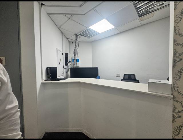 500M² OFFICE TO LET IN LA LUCIA